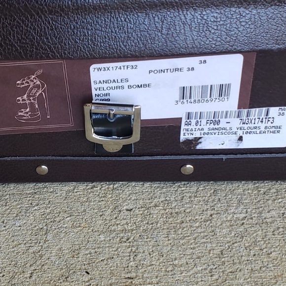 ✨Alaïa “Bombe” sz38.5 studded suede platform - Picture 8 of 8